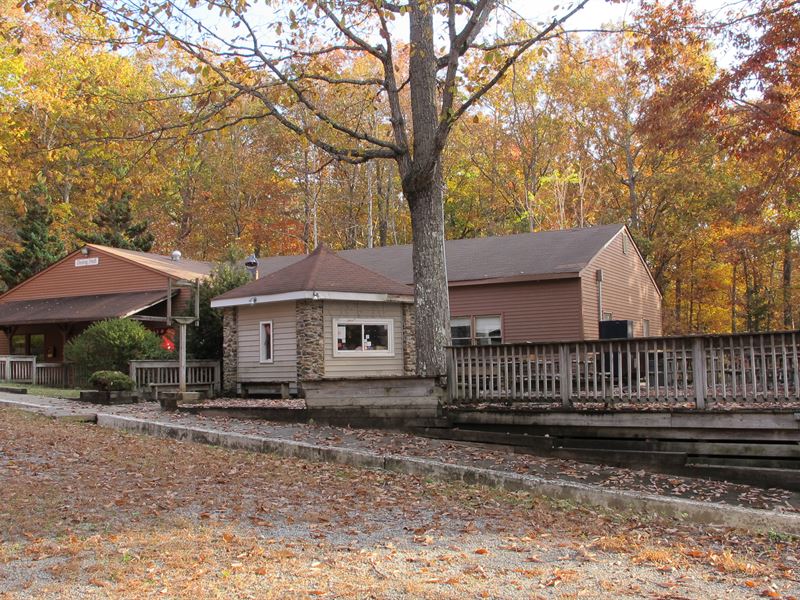 Special Commissioner's Auction : Altavista : Campbell County : Virginia