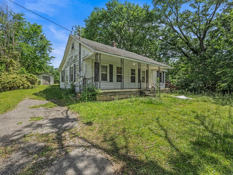 Home & 2.5+/- Acres : Cookeville : Putnam County : Tennessee