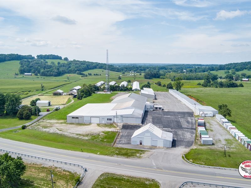 Commercial Buildings, 8+/- Acres : Byrdstown : Pickett County : Tennessee