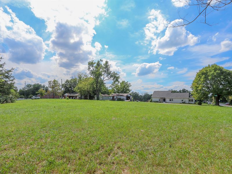 Level Lot Near College & Hospital : Cookeville : Putnam County : Tennessee