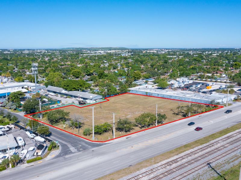 Large Corner Prime Development Site : Pompano Beach : Broward County : Florida
