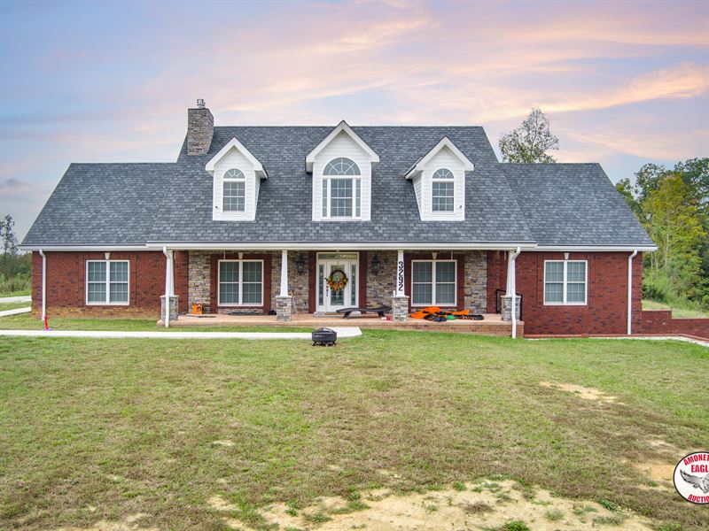 Brick Home & 23+/- Acres : Moss : Clay County : Tennessee