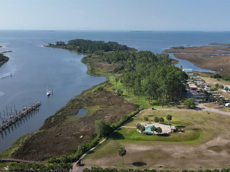 Peninsula on Florida's Gulf Coast : Carrabelle : Franklin County : Florida