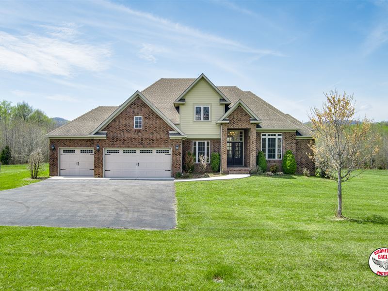 Luxury Home & 196+/- Acres : Albany : Clinton County : Kentucky