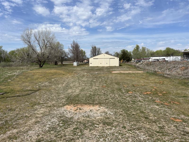 1.3+ Acres with Shop Building : Carnegie : Caddo County : Oklahoma