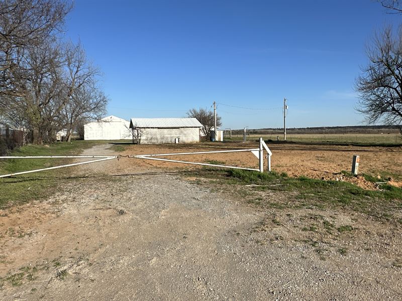 61+ Acres Of Improved Grassland : Anadarko : Caddo County : Oklahoma