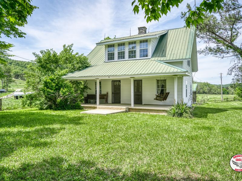 250+/- Acre Farm & Home : Albany : Clinton County : Kentucky