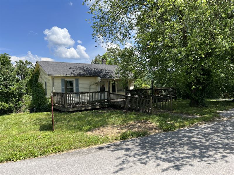 Home & 2+/- Acres : Livingston : Overton County : Tennessee