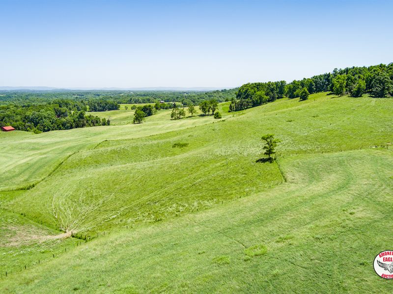181+/- Acres, Home, Barns : Allons : Clay County : Tennessee