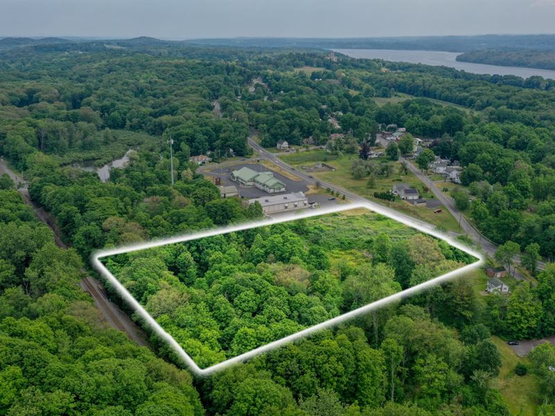 3.75 Acre Parcel, by Dollar General : Esopus : Ulster County : New York