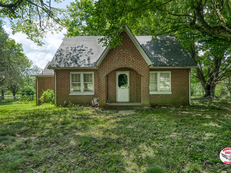 Home & 7.32+/- Acres : Moss : Clay County : Tennessee