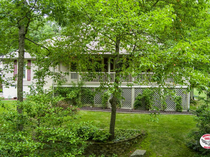 Custom Home & 4.4+/- Acres : Monterey : Putnam County : Tennessee