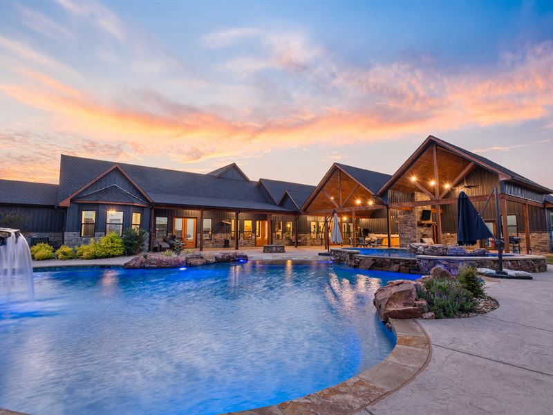 TX Luxury Home and Ranch and Land : Paris : Lamar County : Texas