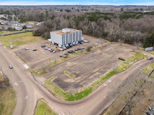 Absolute Auction Medical Plaza : Jackson : Hinds County : Mississippi