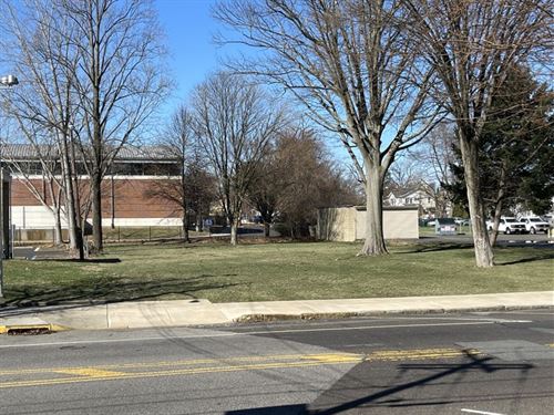 Mixed-Use Lot Ready for Development : Burlington : New Jersey
