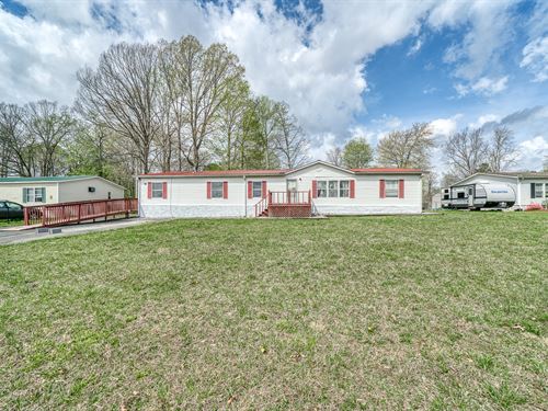 DW Home & .47+/- Acres : Cookeville : Putnam County : Tennessee