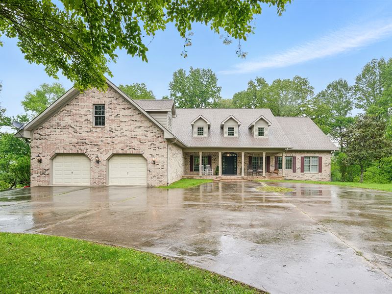 Stunning Home & 15 /- Acres : Pikeville : Van Buren County : Tennessee
