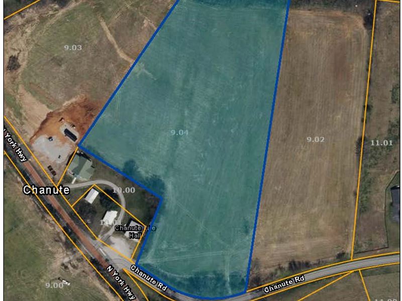 Barndo and 7.52+/- Acres : Pall Mall : Pickett County : Tennessee
