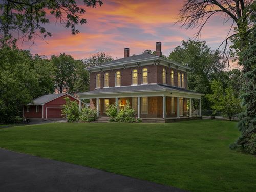 Iconic Italianate Estate on 8.53 Ac : Saint Joseph : Buchanan County : Missouri