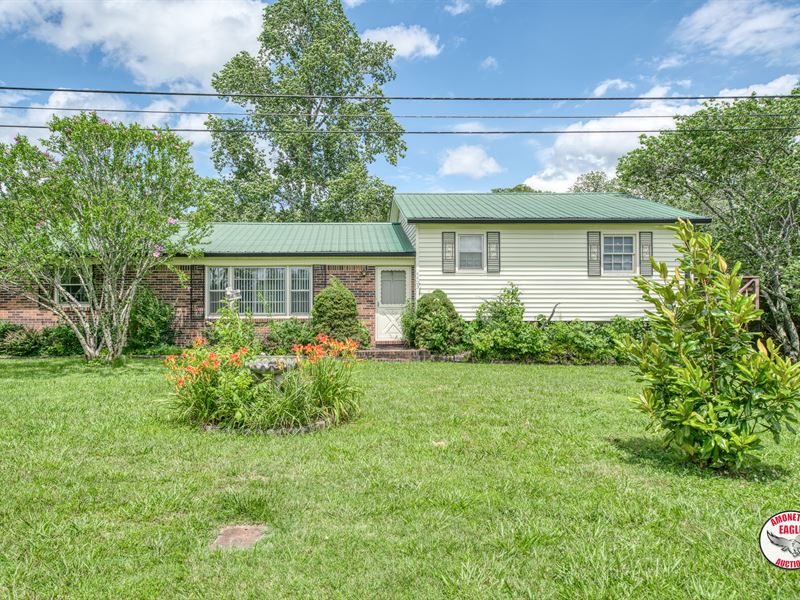 Home & 24 +/- Acres : Alpine : Overton County : Tennessee